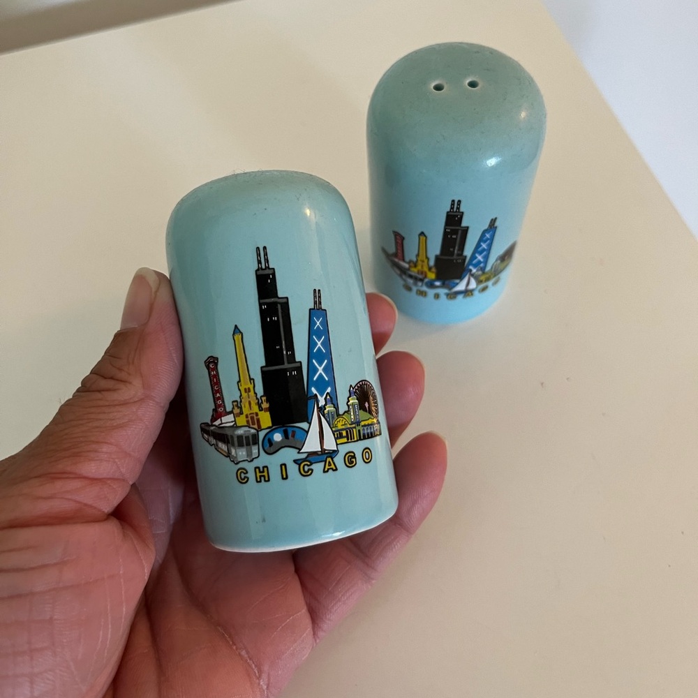 Retro Chicago Salt and Pepper Shaker